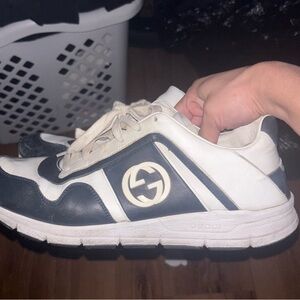 Gucci Men's Cream and navy Sneakers